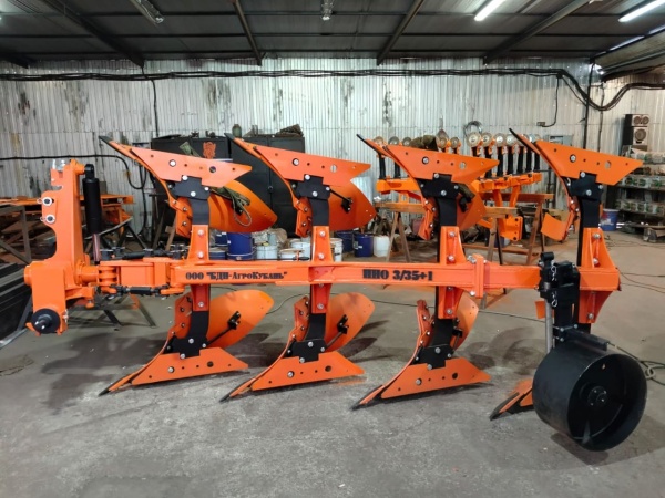 Плуг навесной оборотный 3/35+1 купить в Астрахани  – «БДН-АгроКубань», 2