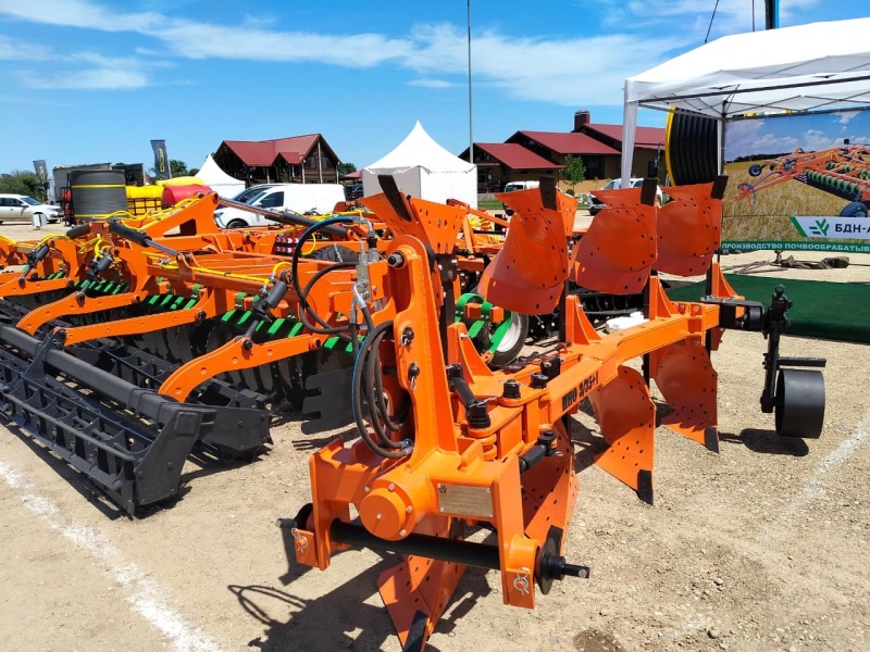 Плуг навесной оборотный 3/35+1 купить в Астрахани  – «БДН-АгроКубань», 6