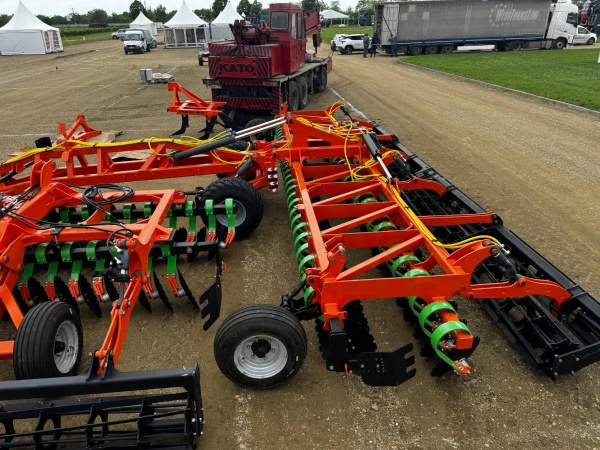 Лущильник мульчировщик дисковый прицепной «АВРОРА» ЛД-8Л (евро-складывание) ЛАФЕТ купить в Астрахани  – «БДН-АгроКубань», 3