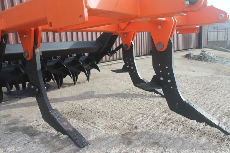 Плуг чизельный ПЧН-1,6 с зубчатым катком купить в Астрахани  – «БДН-АгроКубань», 12